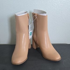 NWT A New Day Tan Boots Size 8